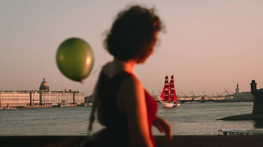 最經(jīng)典說(shuō)說(shuō)心情短語(yǔ) 不是慢慢學(xué)會(huì)妥協(xié)，也不是漸漸甘于平凡