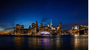 很讓人心痛的傷感說說大全：青燈照壁人初睡，冷雨敲窗被未溫